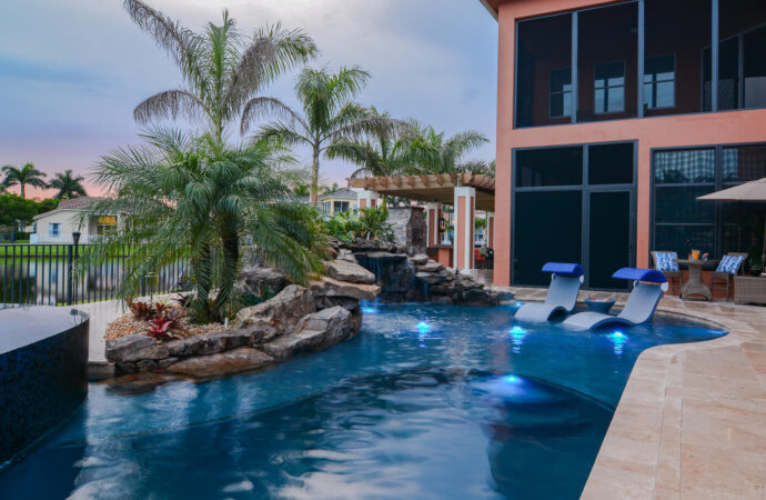 Custom Pools & Spas-SoFlo Pool and Spa Builders of Wellington