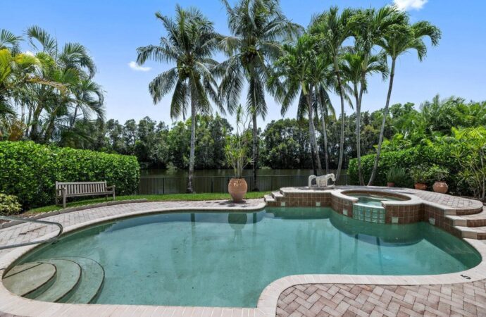 Family Recreational Pools & Spas-SoFlo Pool and Spa Builders of Wellington